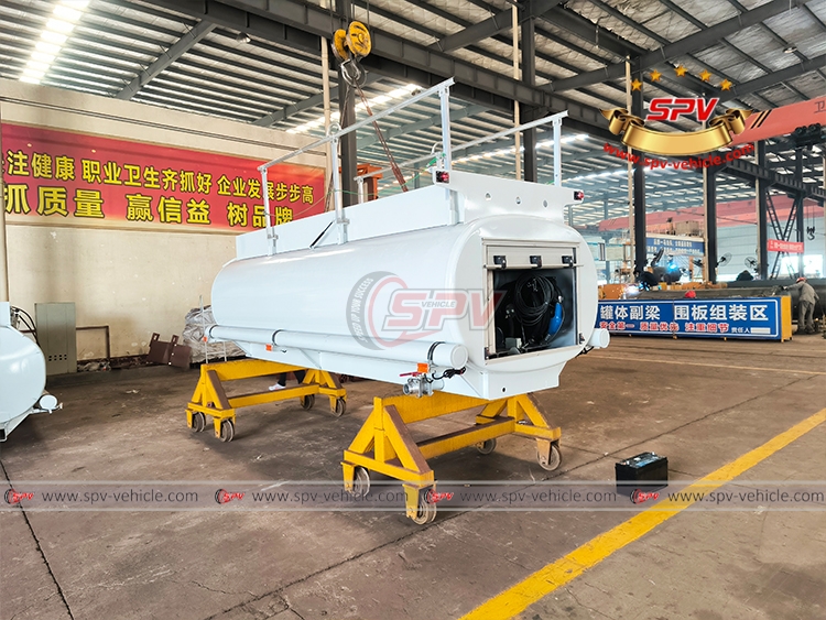 5,000 Litres Fuel Tanker SKD- RF 5,000 Litres Fuel Tanker SKD- RF